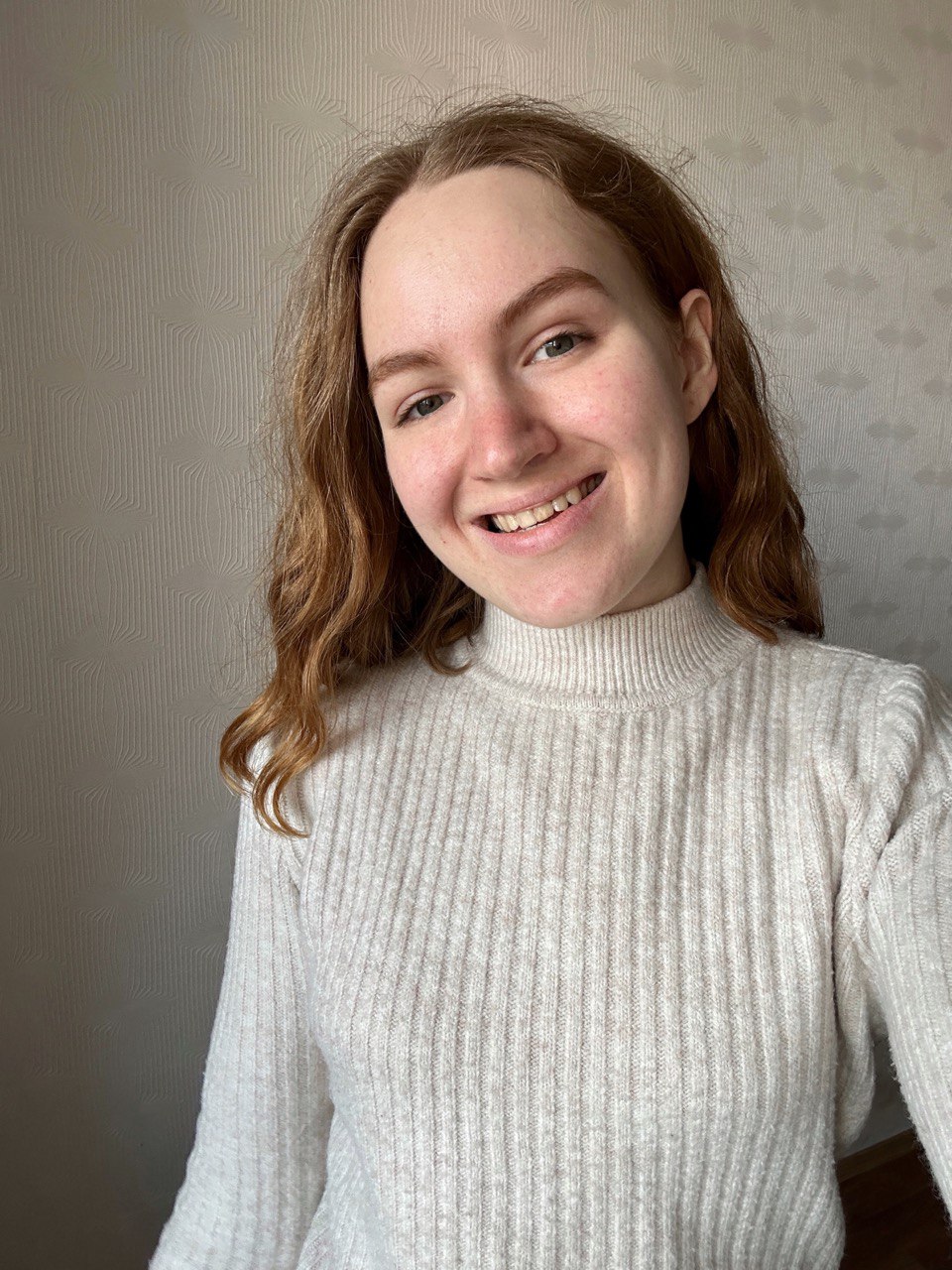 Психолог - -